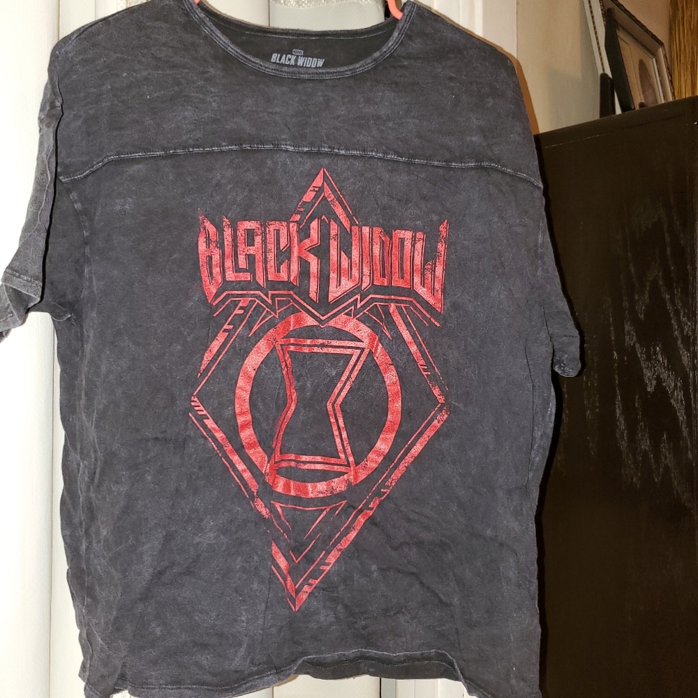 Black widow slight crop t-shirt